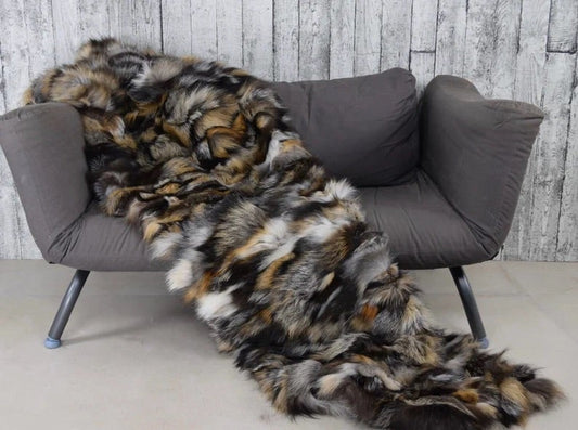 Felldecke vom Kreuzfuchs „Tricolor“ 200cm x 200cm Home - VanDyck Pelzwaren